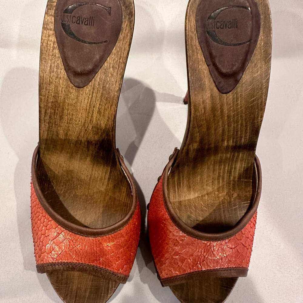 JUST CAVALLI by Roberto Cavalli - NEW! wood slide sandal heels. Size 35